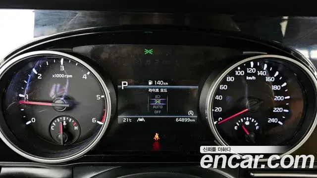 Kia Carnival 2021 — Photo 31/34
