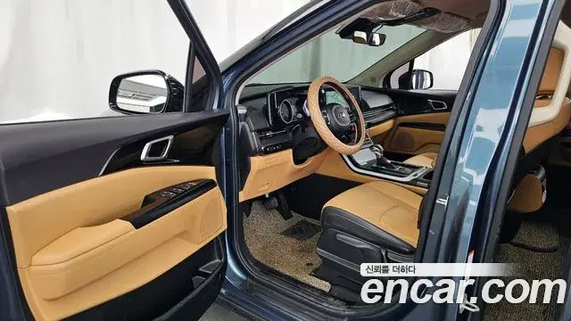 Kia Carnival 2021 — Photo 5/34