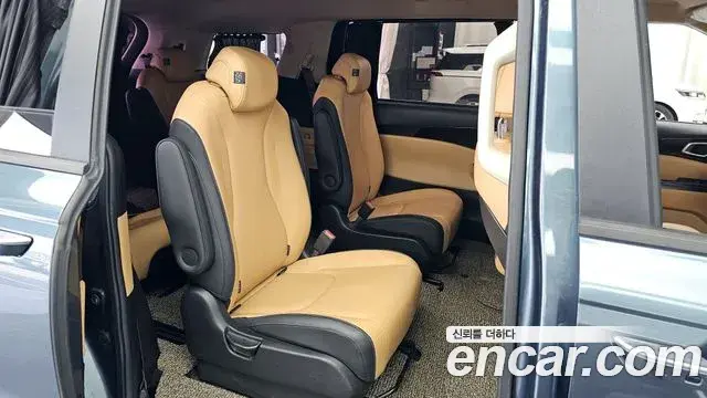 Kia Carnival 2021 — Photo 8/34