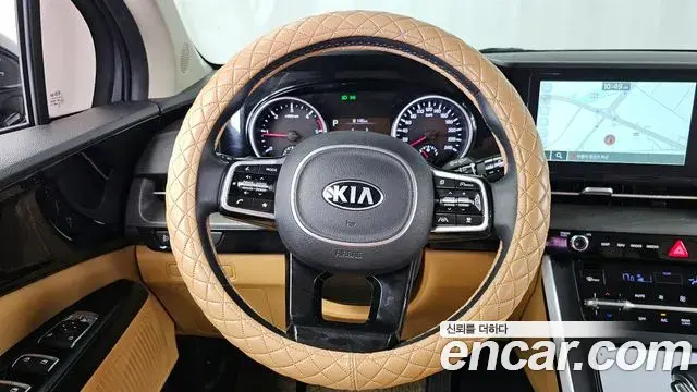 Kia Carnival 2021 — Photo 22/34