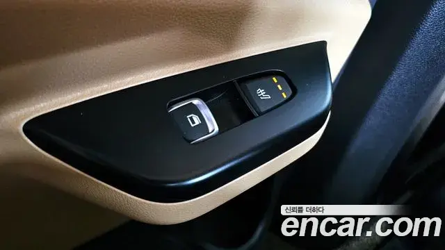 Kia Carnival 2021 — Photo 28/34