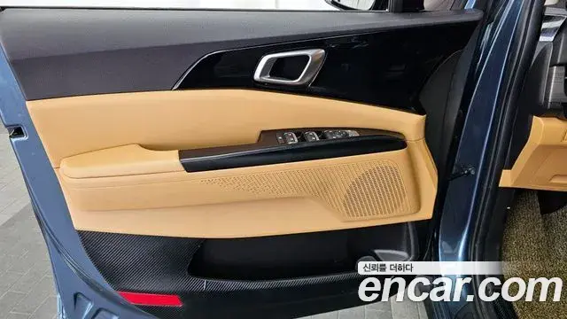 Kia Carnival 2021 — Photo 21/34