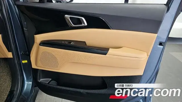 Kia Carnival 2021 — Photo 11/34