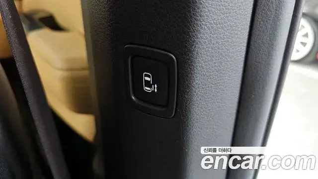 Kia Carnival 2021 — Photo 10/34