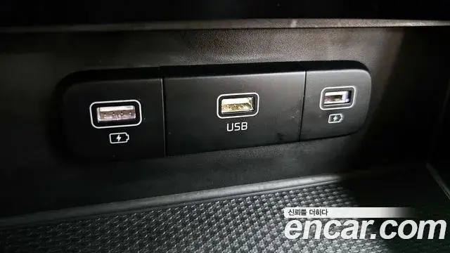 Kia Carnival 2021 — Photo 14/34