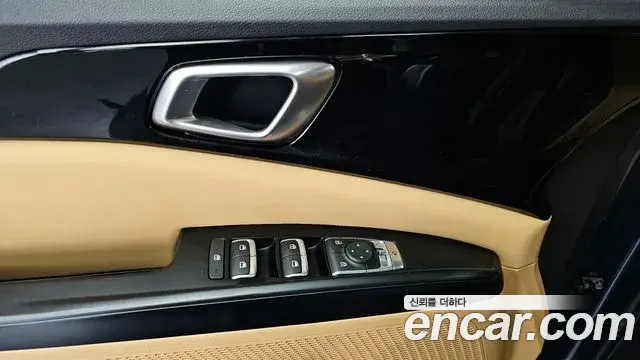 Kia Carnival 2021 — Photo 17/34