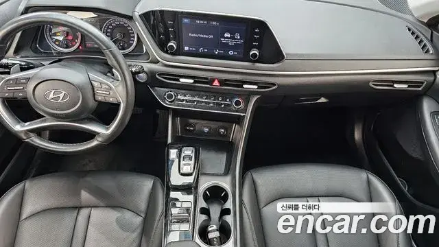 Hyundai Sonata Hybrid 2022 — ფოტო 22/31