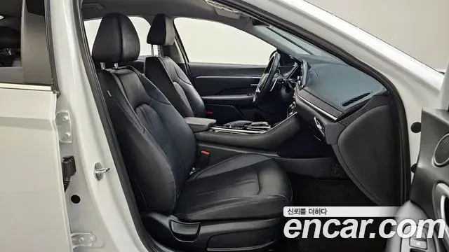 Hyundai Sonata Hybrid 2022 — ფოტო 27/31