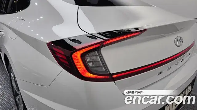 Hyundai Sonata Hybrid 2022 — ფოტო 28/31
