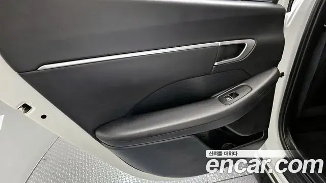 Hyundai Sonata Hybrid 2022 — ფოტო 26/31