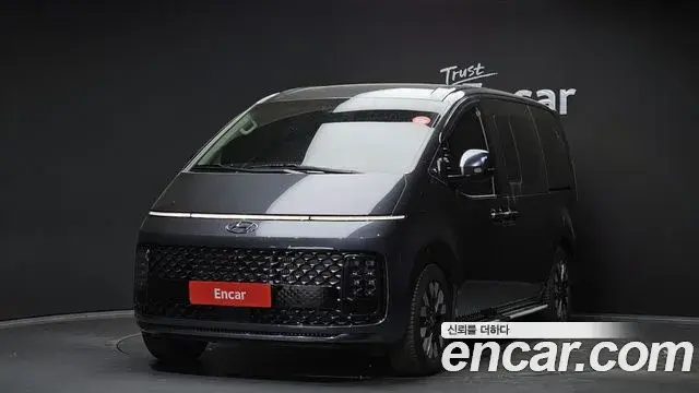 Hyundai Staria 2023 — Photo 1/20