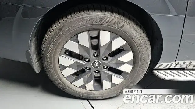 Hyundai Staria 2023 — Photo 5/20