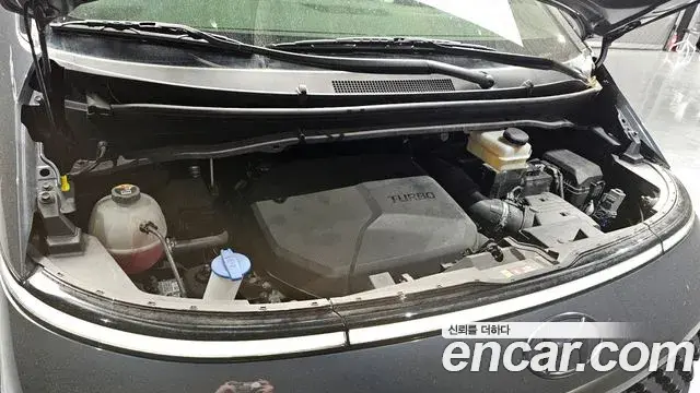 Hyundai Staria 2023 — Photo 6/20