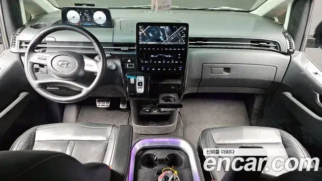 Hyundai Staria 2023 — Photo 7/20