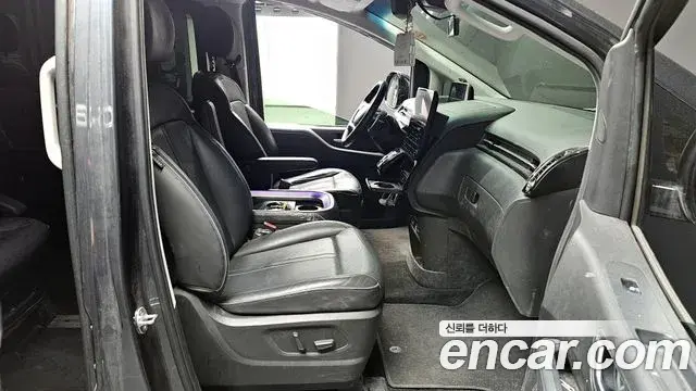 Hyundai Staria 2023 — Photo 11/20
