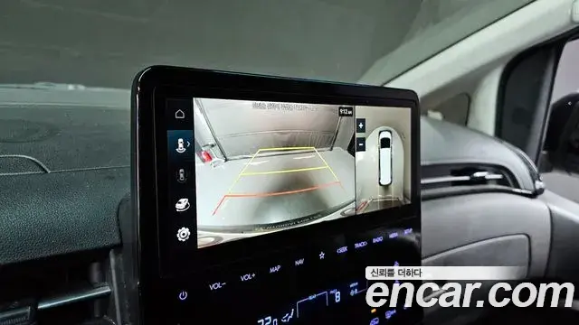 Hyundai Staria 2023 — Photo 15/20