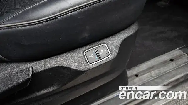 Hyundai Staria 2023 — Photo 19/20
