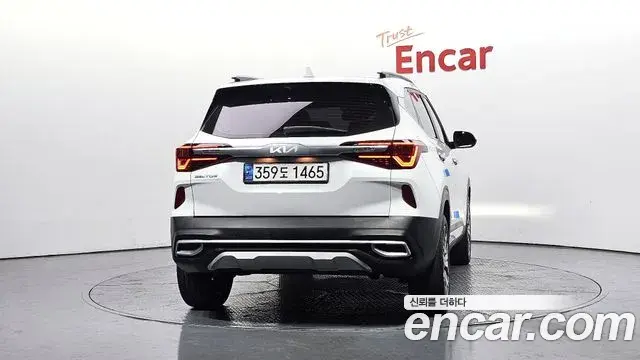 Kia Seltos 2022 — Photo 27/30