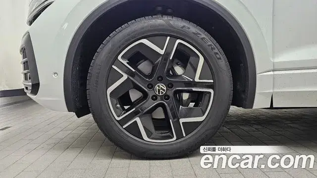 Volkswagen Touareg 2025 — Şəkil 21/23