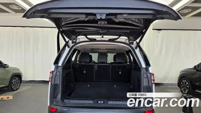 Land Rover Discovery 5 2019 — Фото 20/20