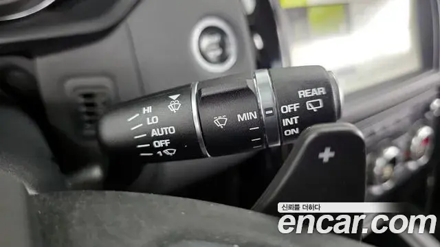 Land Rover Discovery 5 2019 — Şəkil 24/31