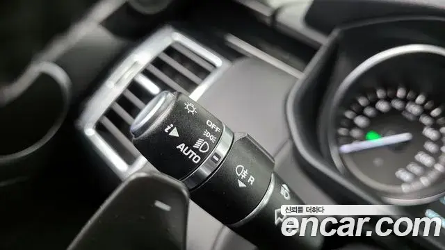 Land Rover Discovery 5 2019 — Şəkil 9/31