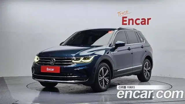 Volkswagen Tiguan 2021 — Şəkil 30/32