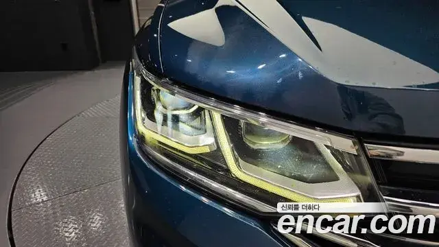 Volkswagen Tiguan 2021 — Şəkil 26/32