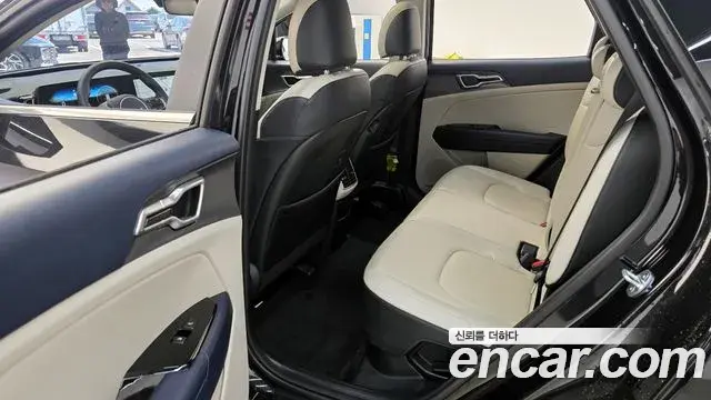 Kia Sportage 2022 — ფოტო 6/32