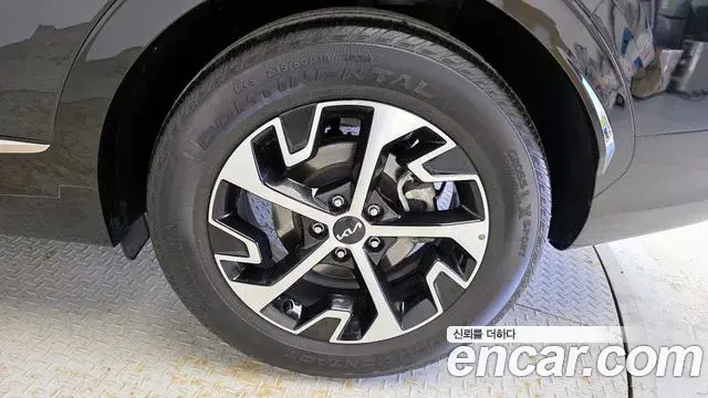 Kia Sportage 2022 — ფოტო 10/32