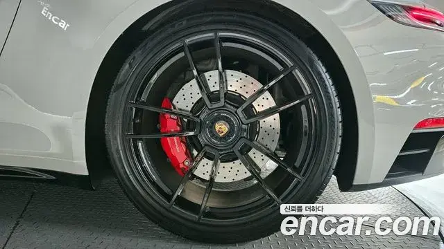 Porsche 911 2023 — ფოტო 23/30