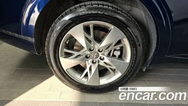 Genesis GV70 2021 — ფოტო 23/34