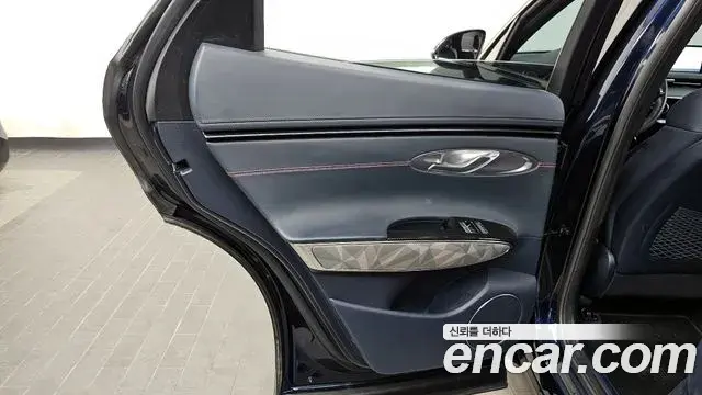 Genesis GV70 2021 — ფოტო 7/34