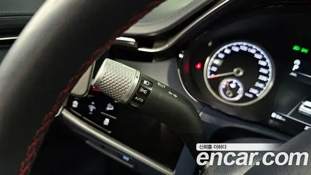 Genesis GV70 2021 — ფოტო 2/34
