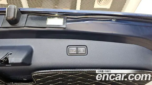 Genesis GV70 2021 — ფოტო 19/34