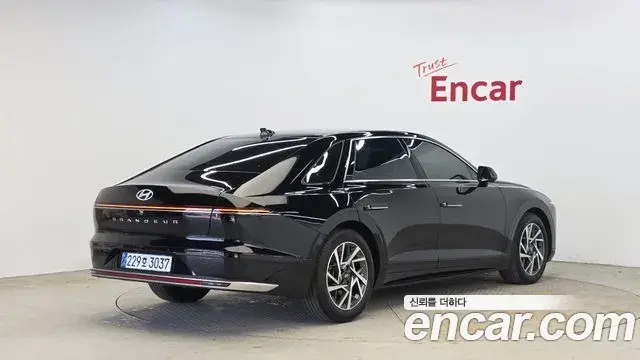 Hyundai Grandeur Hybrid 2024 — Photo 27/31