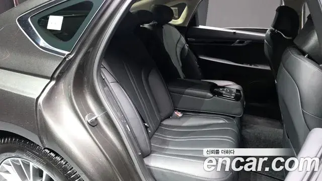 Genesis G80 2022 — Şəkil 30/39