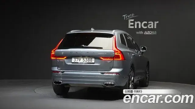 Volvo XC60 2018 — Фото 3/20