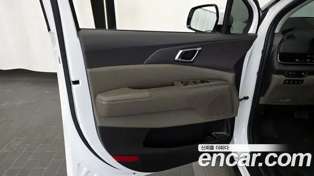 Kia Carnival 2025 — Photo 22/33
