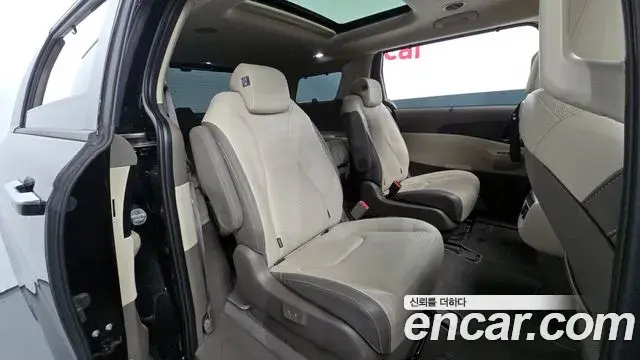 Kia Carnival 2024 — Фото 11/20