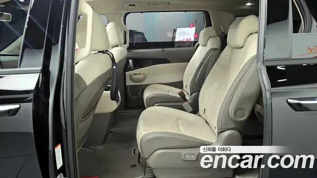 Kia Carnival 2024 — Фото 12/20
