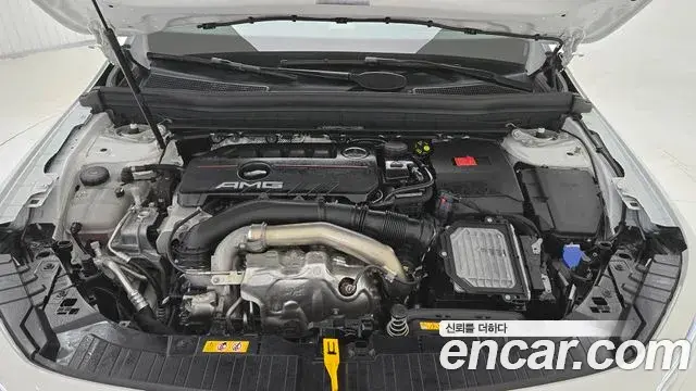 Mercedes-Benz GLB-Class 2025 — Фото 5/17
