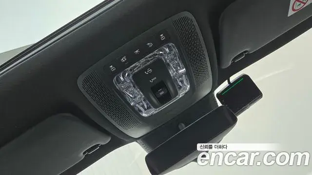 Mercedes-Benz GLB-Class 2025 — Фото 17/17
