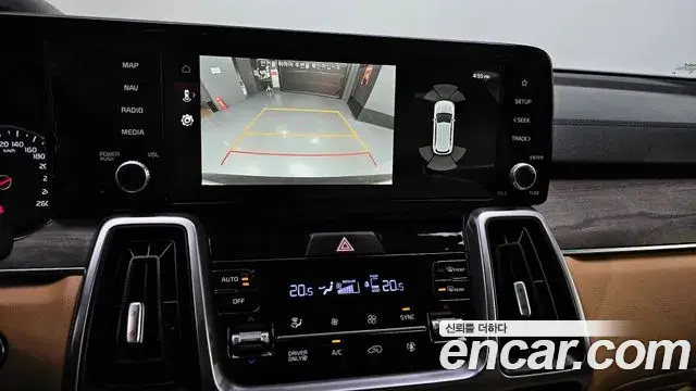 Kia Sorento 2021 — Фото 16/20