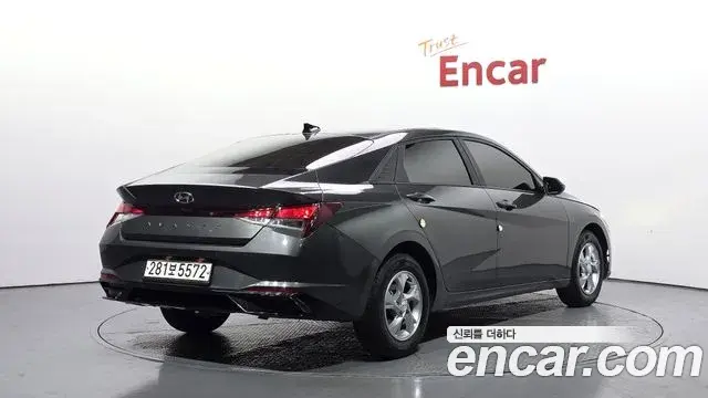 Hyundai The New Avante Hybrid 2021 — ფოტო 6/20