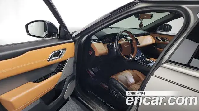 Land Rover Range Rover Velar 2018 — ფოტო 27/36