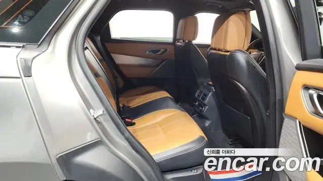 Land Rover Range Rover Velar 2018 — ფოტო 25/36