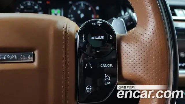 Land Rover Range Rover Velar 2018 — ფოტო 20/36