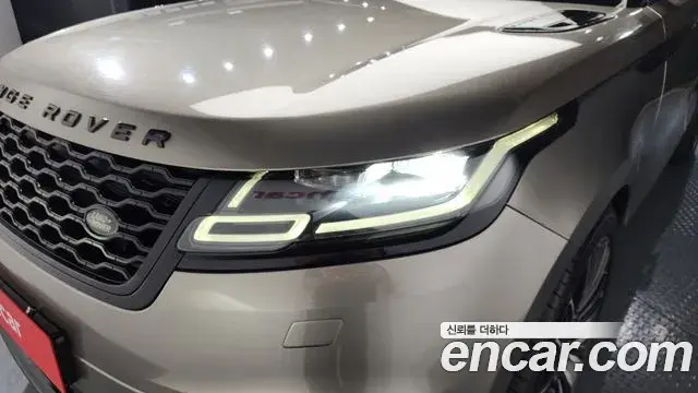 Land Rover Range Rover Velar 2018 — ფოტო 2/36