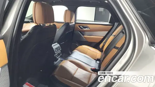 Land Rover Range Rover Velar 2018 — ფოტო 36/36